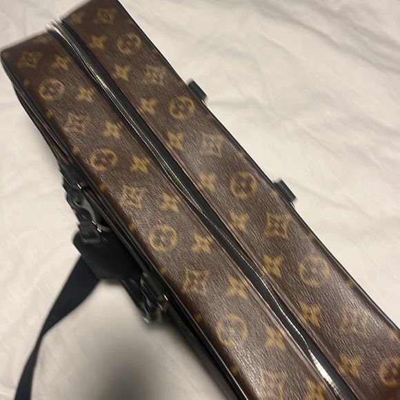Real Louis Vuitton men’s. Briefcase in monogram in like new condition - Picture 4 of 5